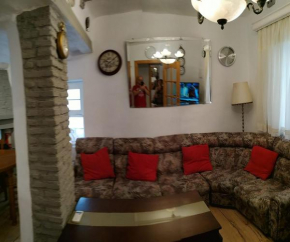 Rural house in Niguelas 10 from the Alpujarra Granadina and 20 minutes from Granada